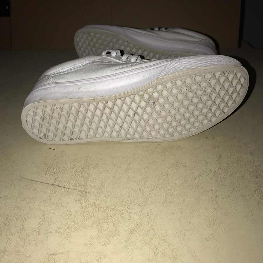 Vans - Picture 8 of 10